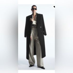 COS FW 2023 Oversized Double-breasted wool coat - Black